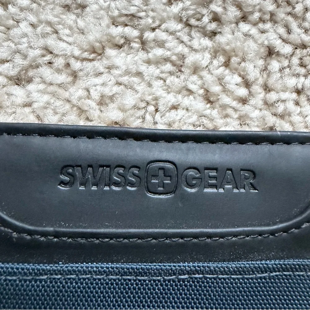 Swiss Gear Magnetic Money Clip Wallet
